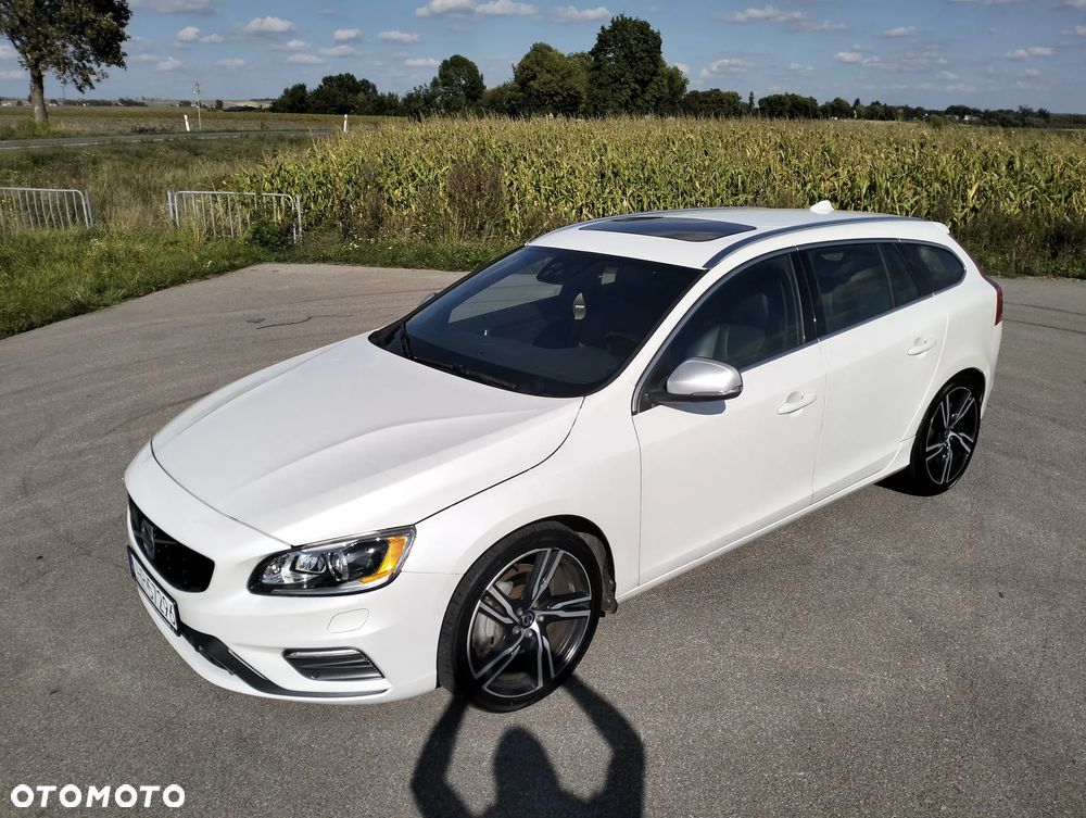 Volvo V60 T6 AWD Drive-E R-Design Momentum - 12