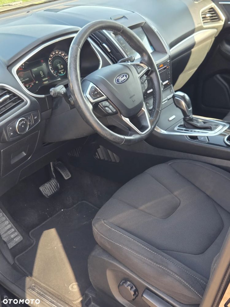 Ford S-Max - 8