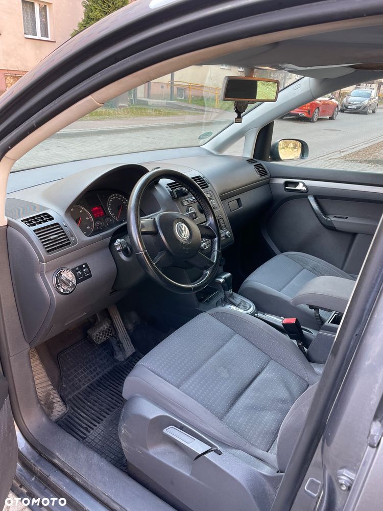 Volkswagen Touran 2.0 TDI Highline DSG - 3