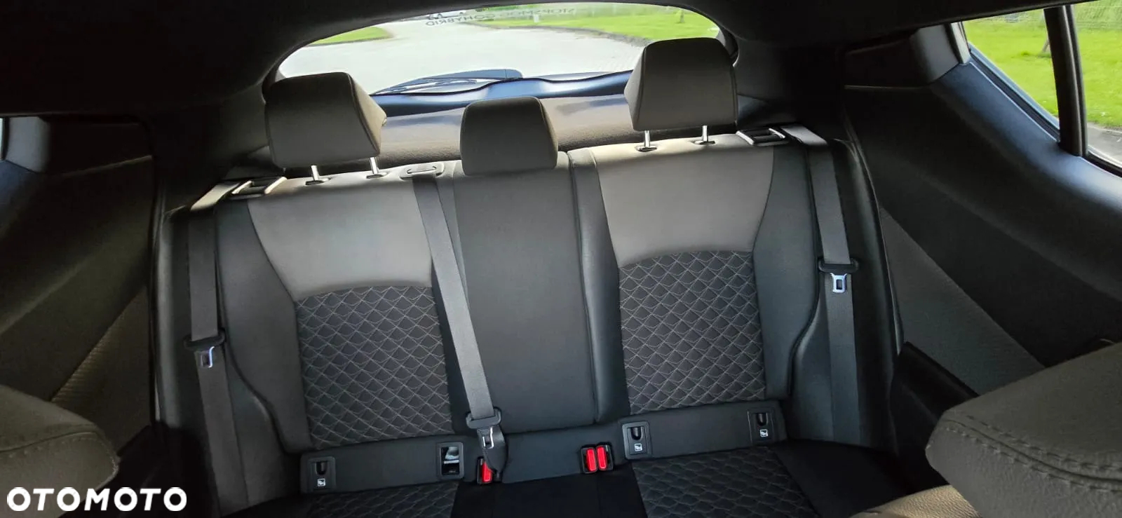 Toyota C-HR 2.0 Hybrid Executive - 14