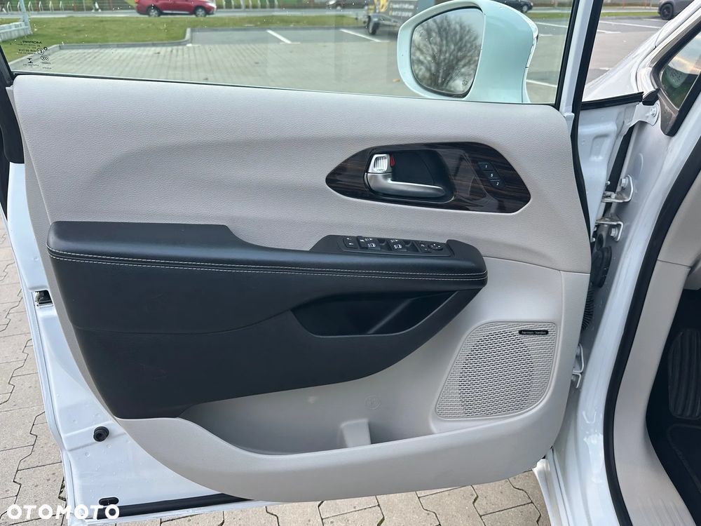 Chrysler Pacifica - 19