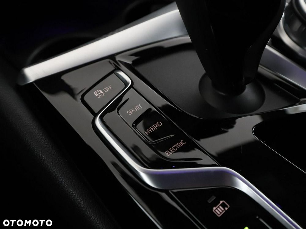 BMW Seria 5 530e - 30