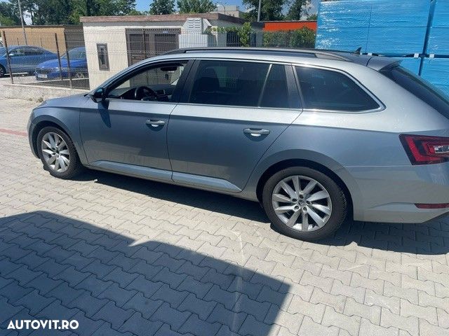 Skoda Superb 2.0 TDI DSG Ambition - 3