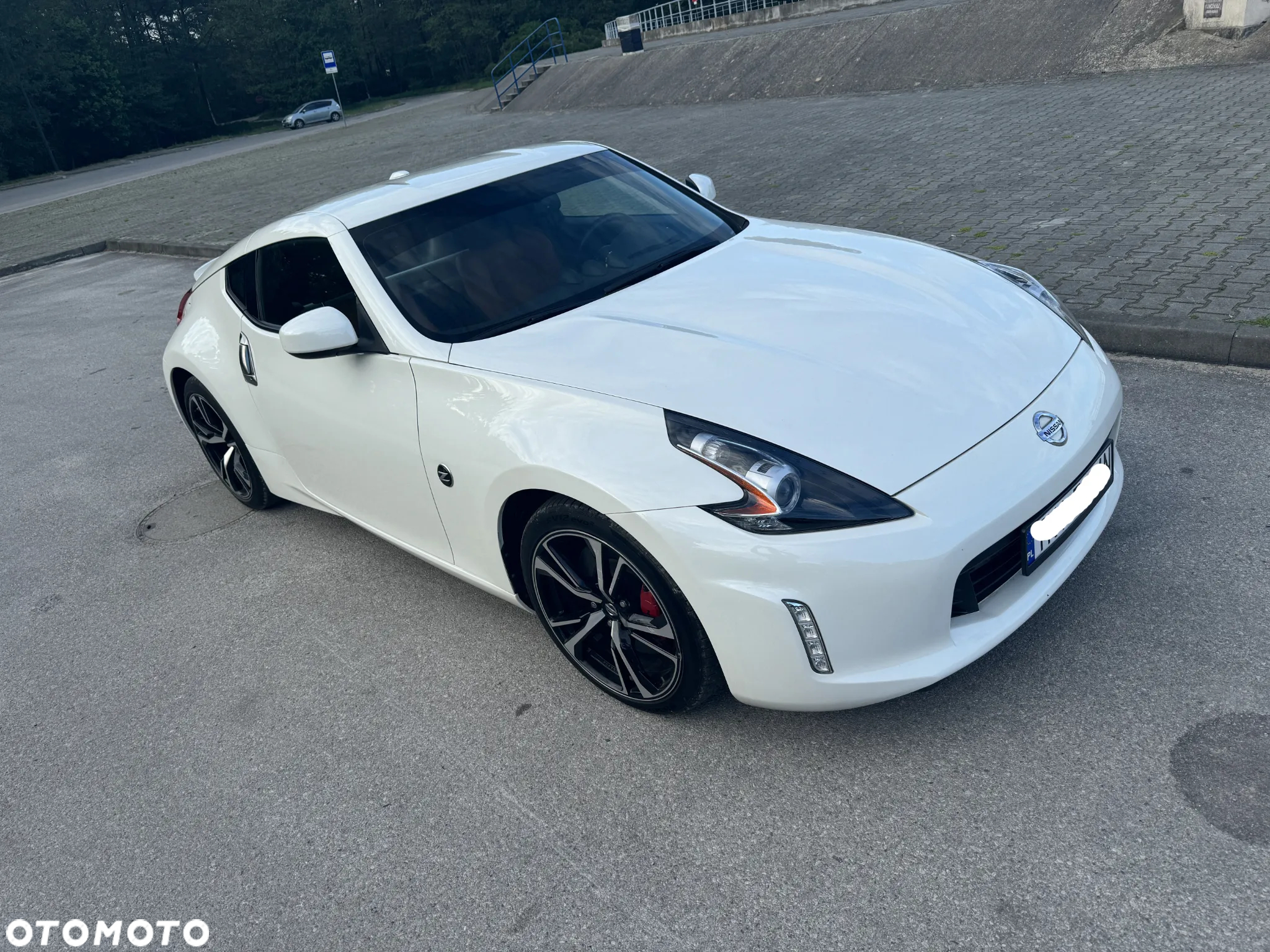 Nissan 370 Z - 6