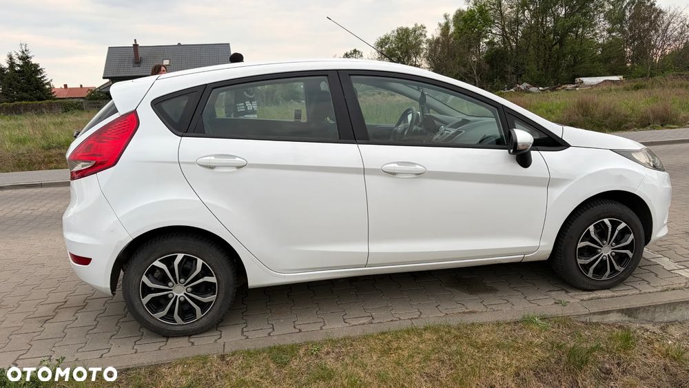 Ford Fiesta 1.4 TDCi Ambiente - 4