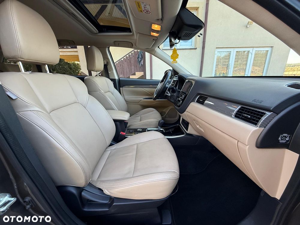 Mitsubishi Outlander 2.0 Intense Comfort 4WD CVT - 17