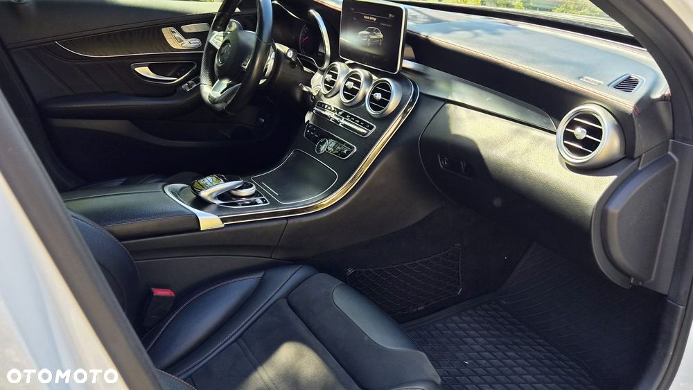 Mercedes-Benz Klasa C AMG 43 4Matic 9G-TRONIC - 10