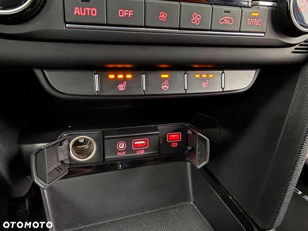 Kia Ceed 1.6 CRDi 136 ISG Spirit - 26