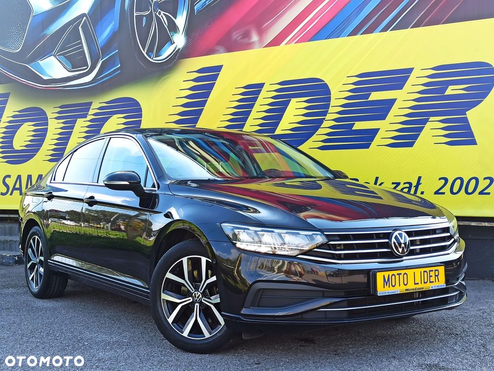 Volkswagen Passat - 1