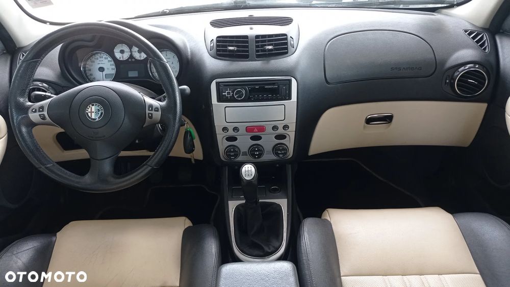 Alfa Romeo 147 1.6 Twin Spark AMICA - 32