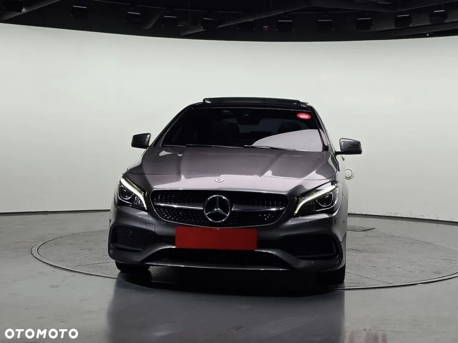 Mercedes-Benz CLA 220 7G-DCT AMG Line - 4
