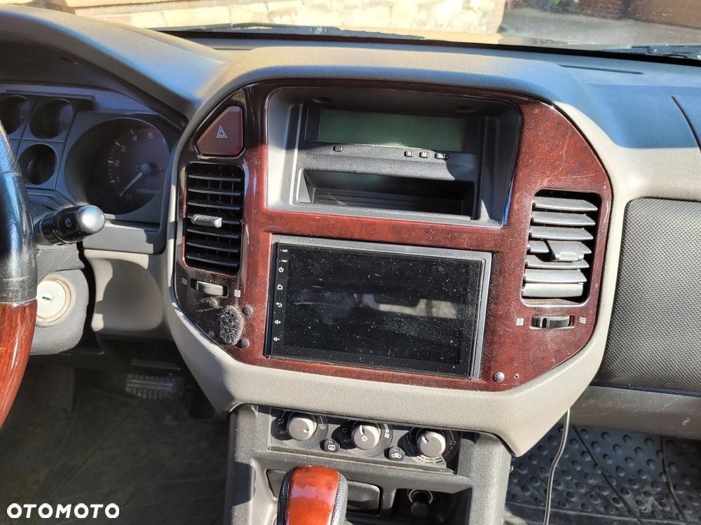 Mitsubishi Pajero 3.2 DI-D Automatik Instyle - 12