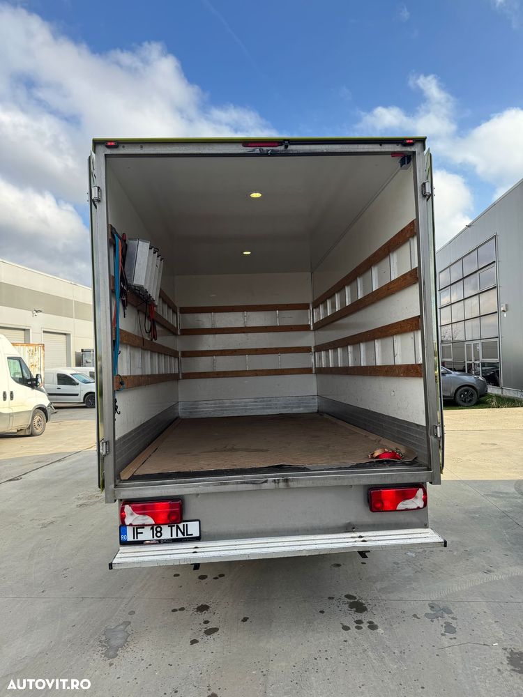 Mercedes-Benz Sprinter - 4