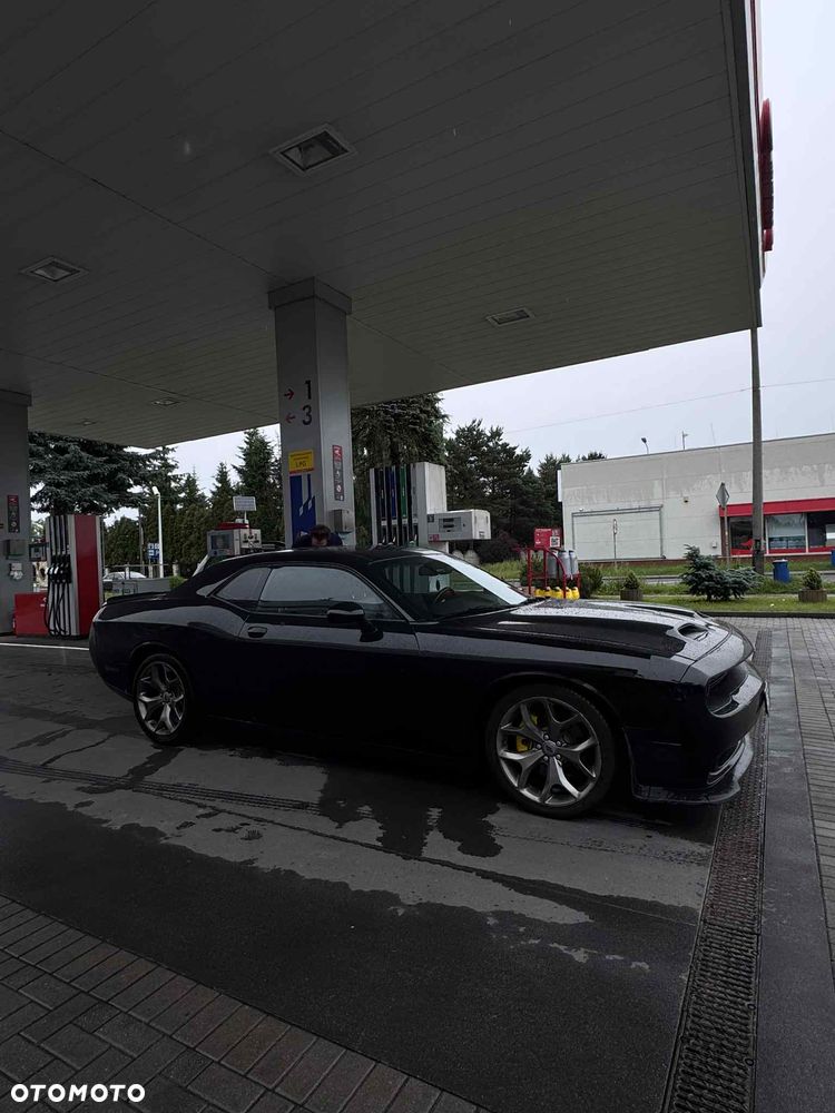 Dodge Challenger - 36