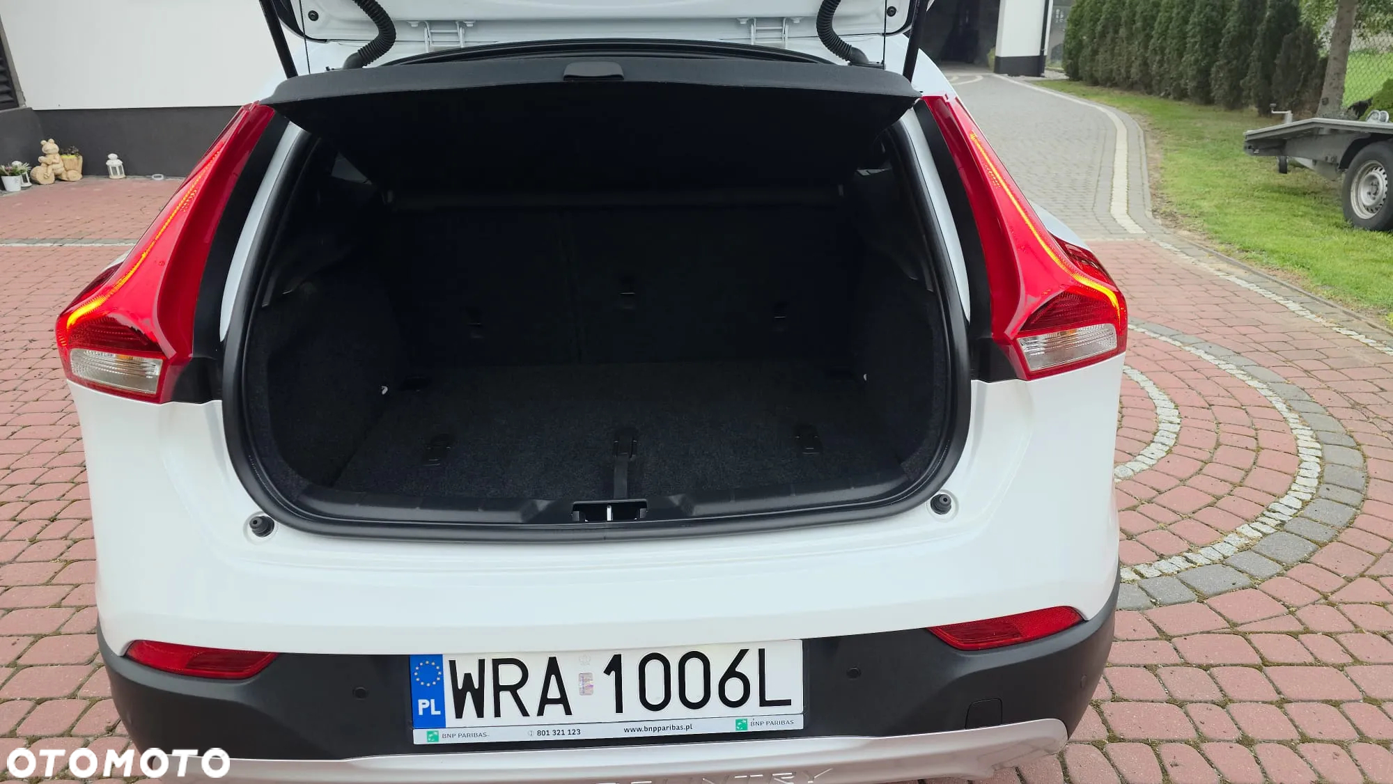 Volvo V40 Cross Country D2 Drive-E Momentum - 12
