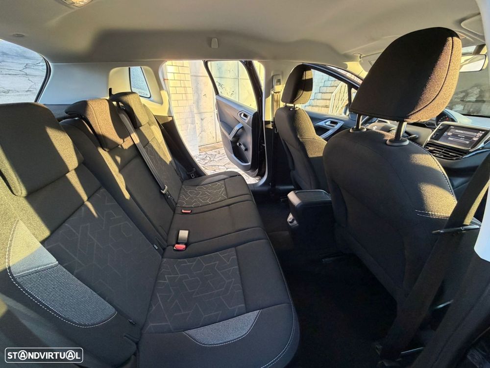 Peugeot 2008 1.2 PureTech Active - 7