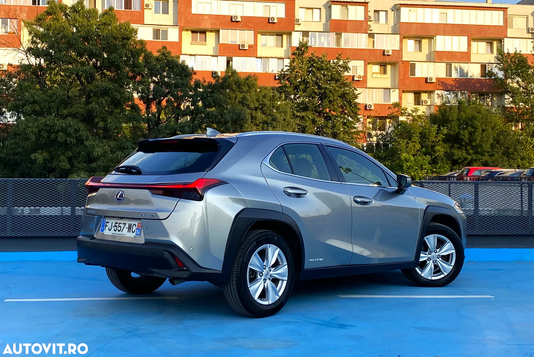 Lexus UX 250h Executive Line - 18