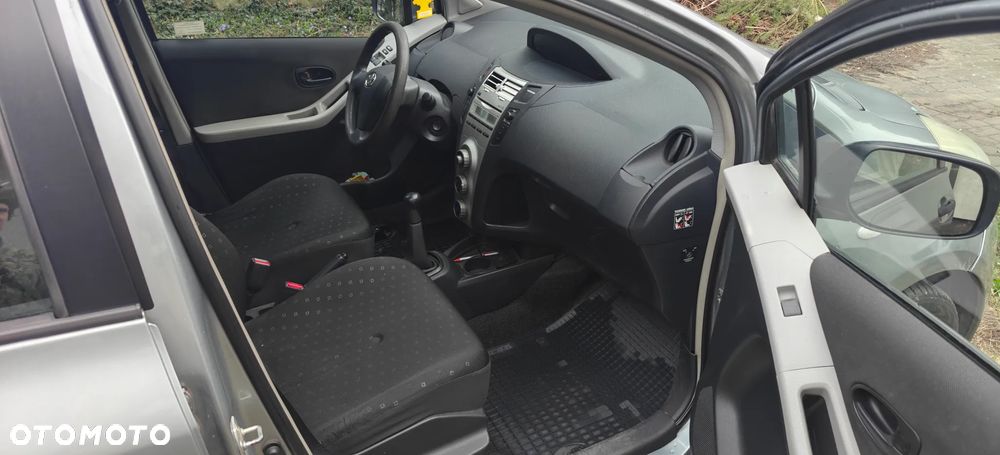 Toyota Yaris 1.4 D-4D Terra A/C - 10
