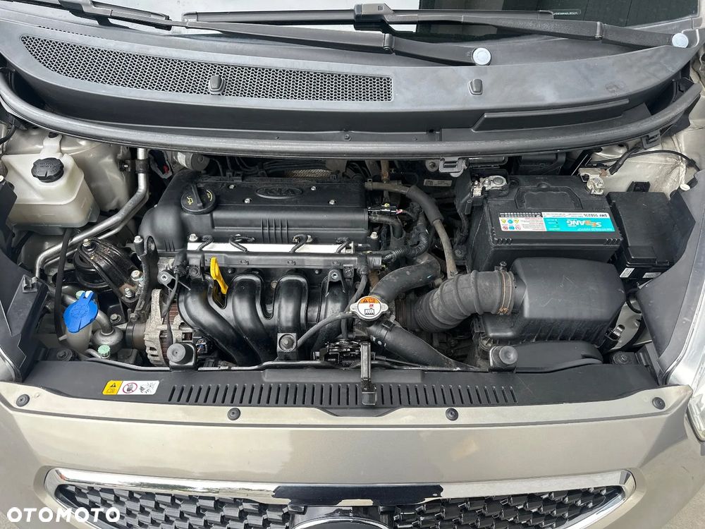 Kia Venga - 8