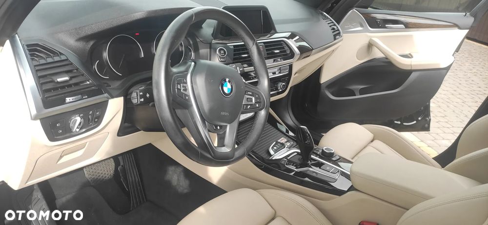 Mercedes-Benz GLC 300 4Matic 9G-TRONIC AMG Line - 22