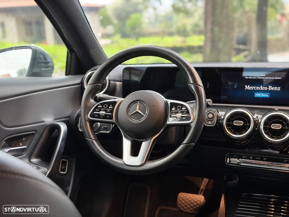 Mercedes-Benz A 180 Limousine d Business Solutions Aut. - 30