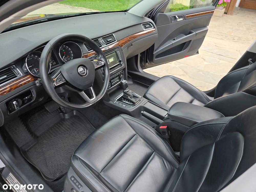Skoda Superb 2.0 TDI 4x4 Platinum Outdoor DSG - 27