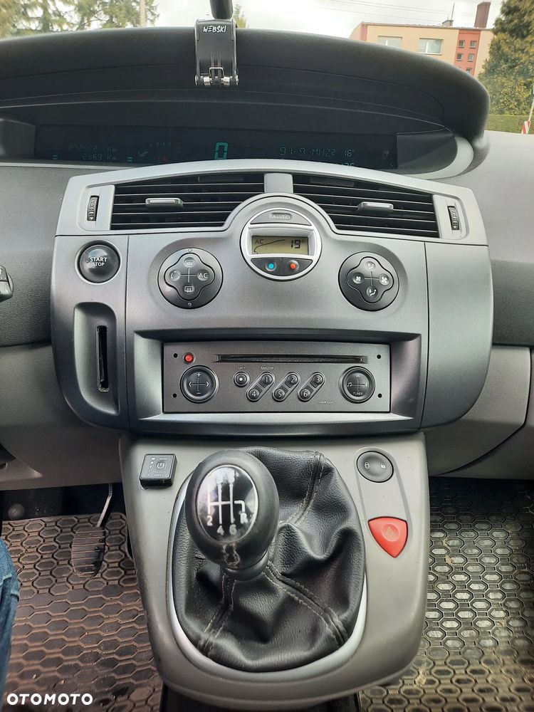 Renault Scenic 2.0 16V Confort Authentique - 10