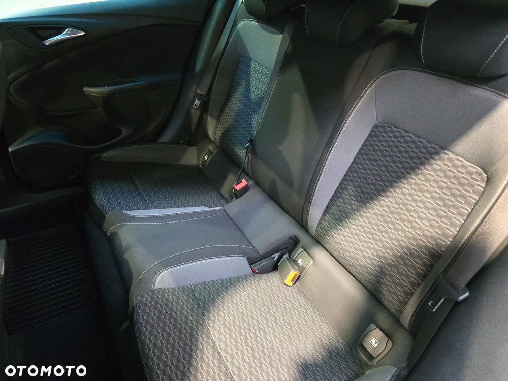 Opel Astra 1.2 T GS Line S&S - 17