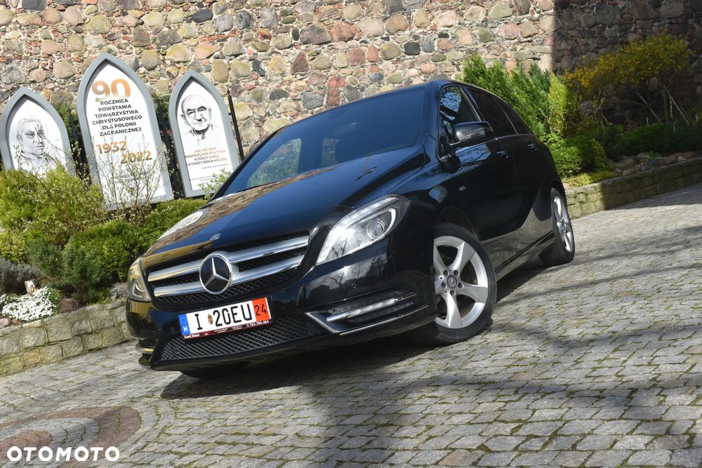 Mercedes-Benz Klasa B 180 (BlueEFFICIENCY) - 38