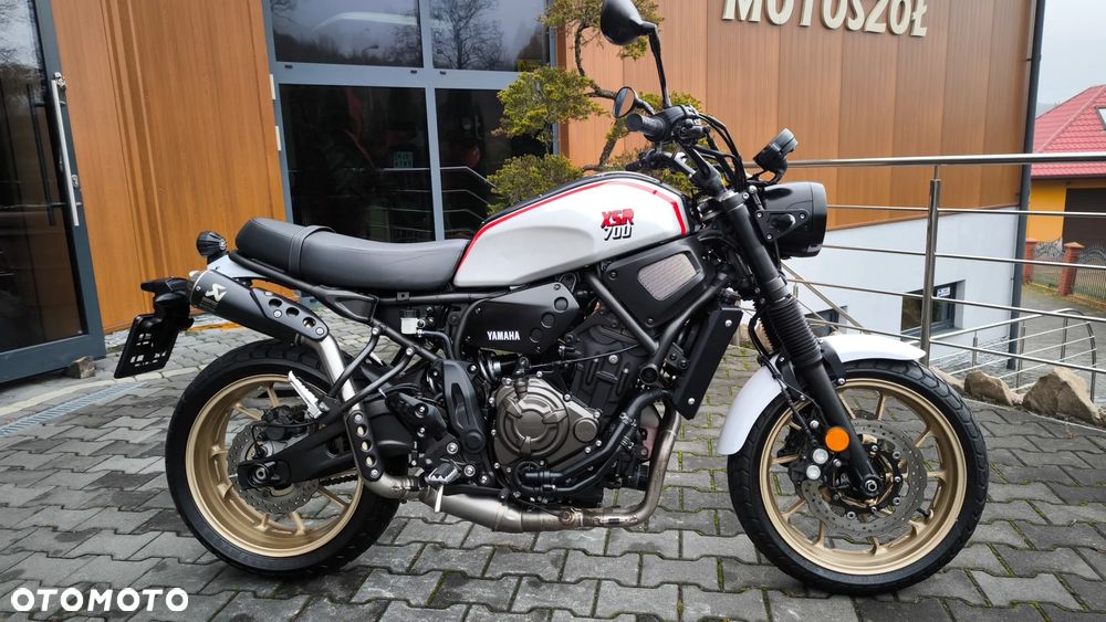 Yamaha XSR - 10