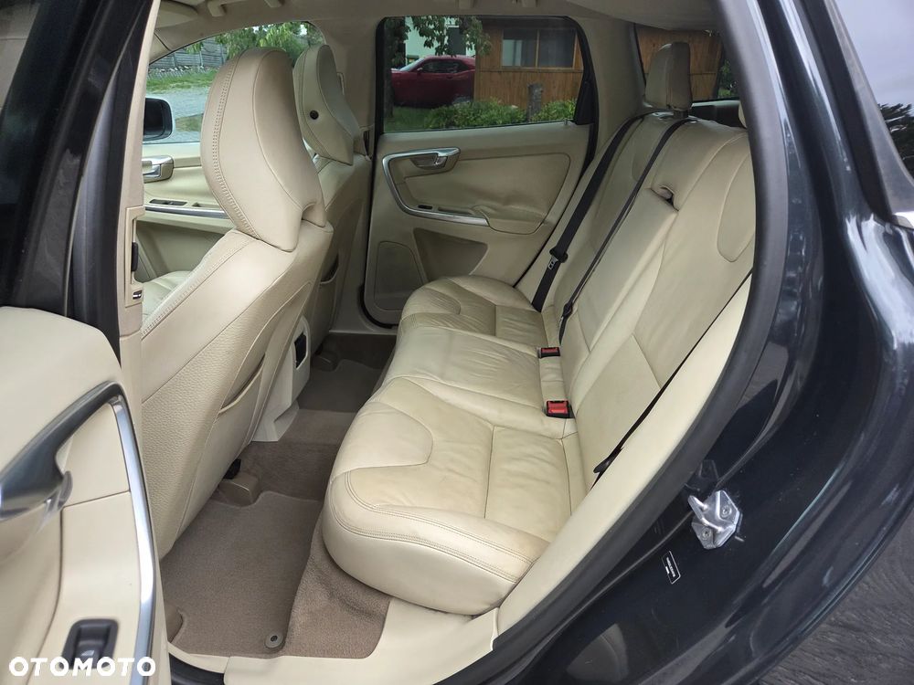 Volvo XC 60 - 6