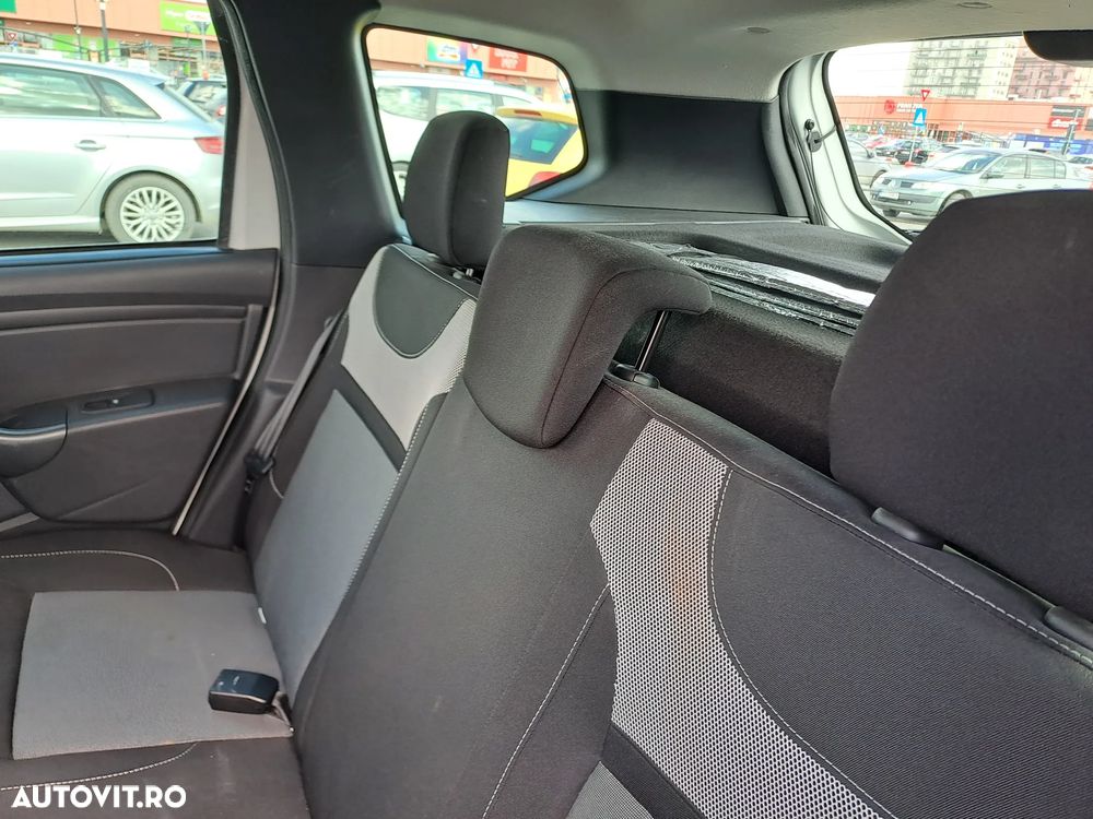 Dacia Duster 1.5 dCi 4WD Comfort - 13