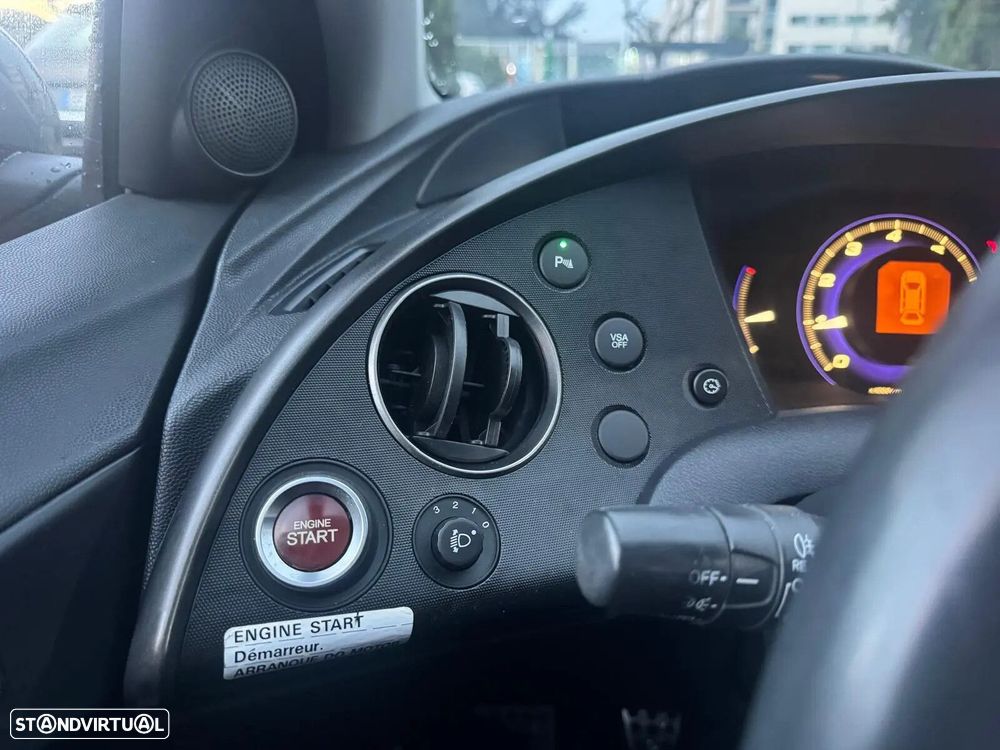 Honda Civic 1.4 i-VTEC Sport - 23