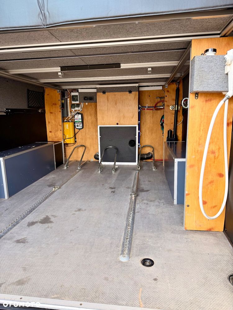 Mercedes-Benz Sprinter - 15