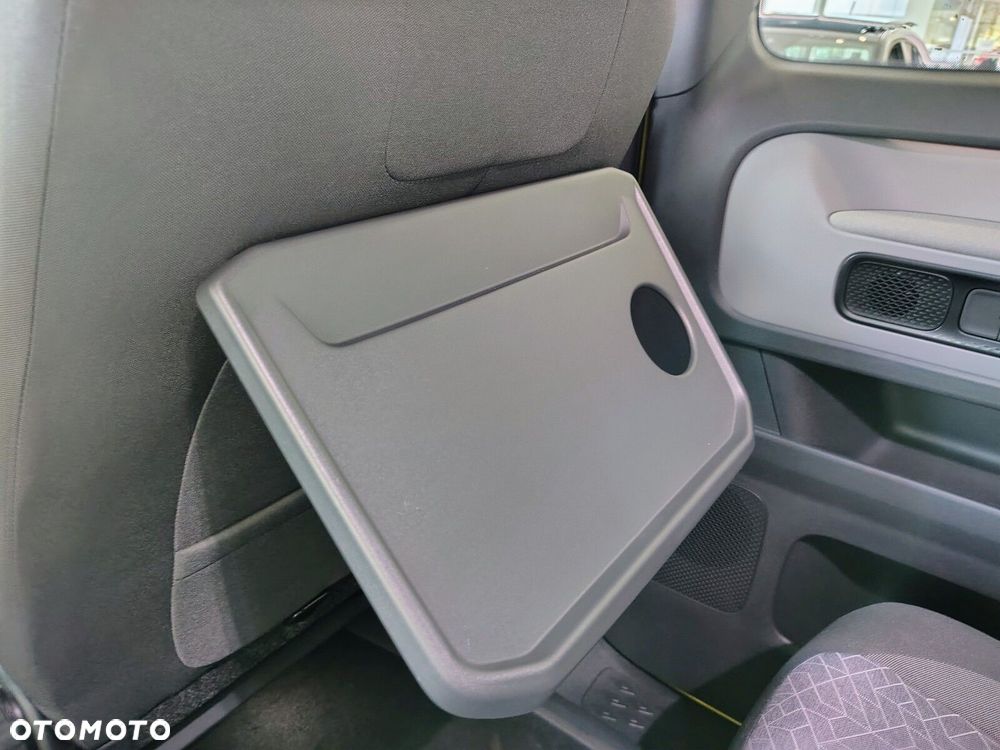 Volkswagen ID. Buzz Pro z długim rozstawem osi silnik: 210 kW (286 KM) 86 kWh / skrzynia biegów: Automatyczna 1 biegowa rozstaw osi: 3239 mm - 26
