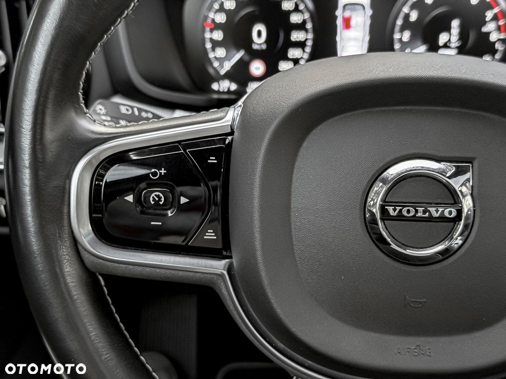 Volvo V60 T8 AWD Plug-In Hybrid R-Design - 21