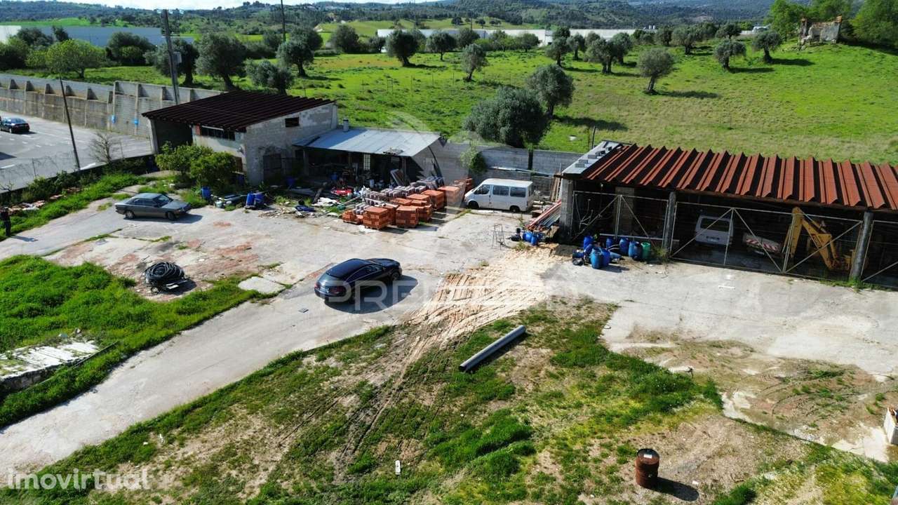 Armazém comercial com terreno, São Pedro / Alcanena - Grande imagem: 3/19