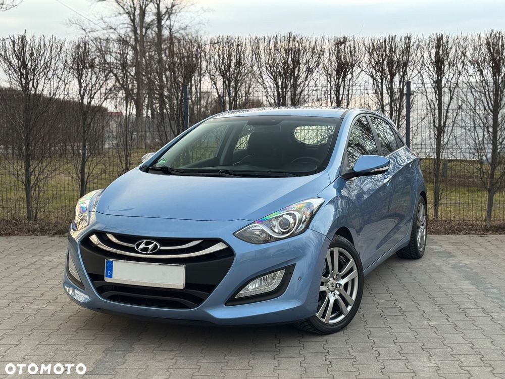 Hyundai i30 1.6 Automatik Style - 1