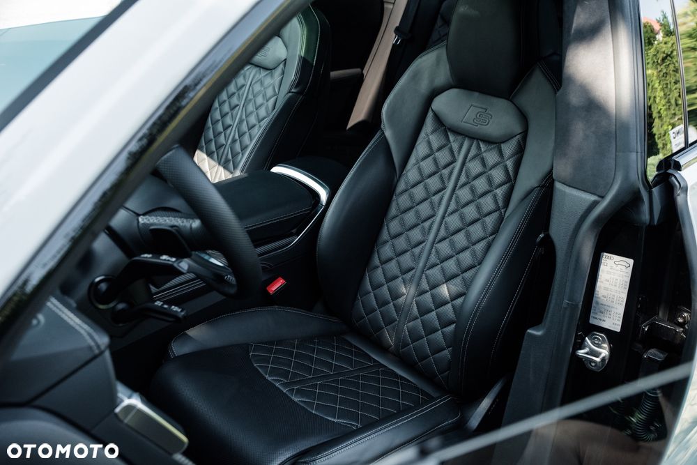 Audi SQ8 - 9