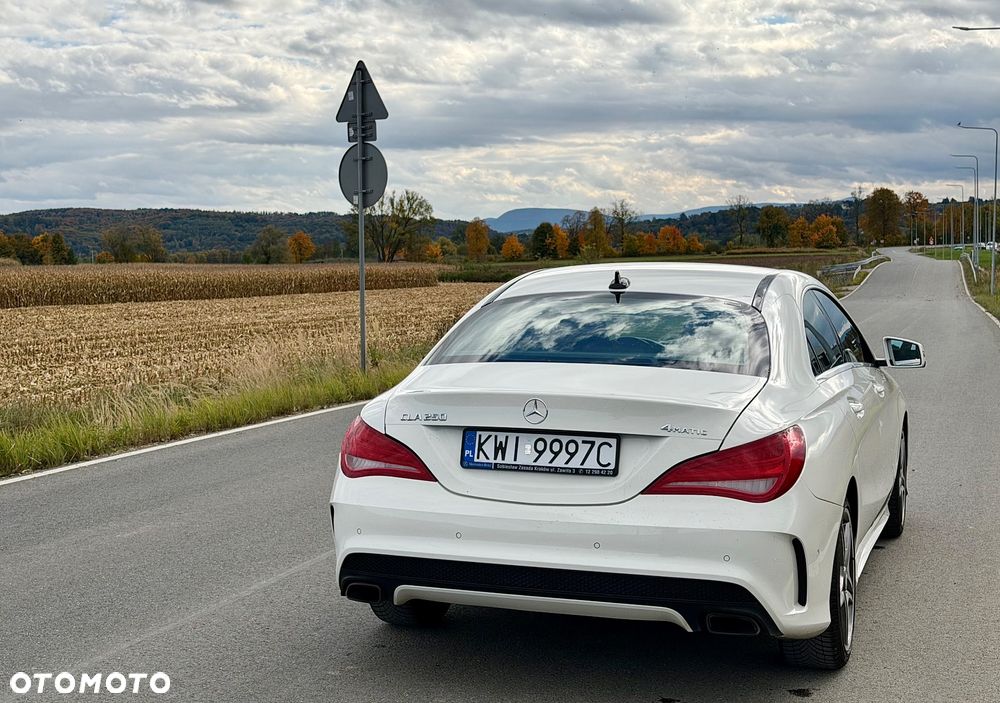 Mercedes-Benz CLA 250 7G-DCT Sport - 4