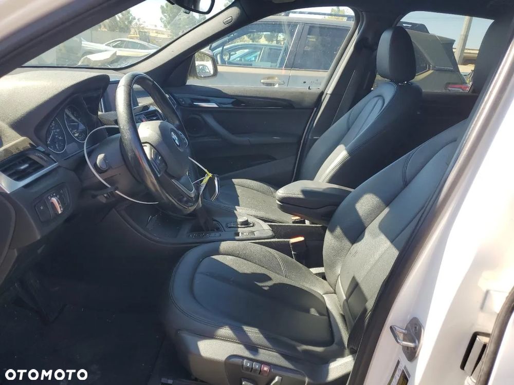BMW X1 - 8