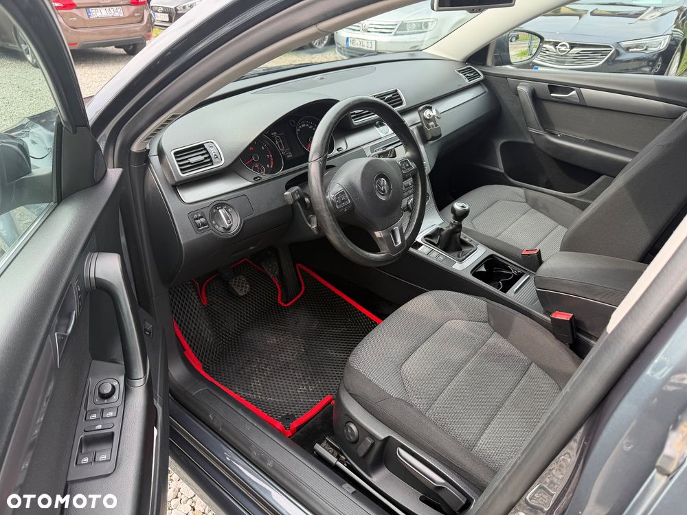 Volkswagen Passat 1.8 TSI Exclusive - 24