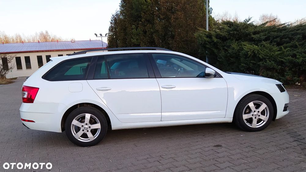 Skoda Octavia 1.6 TDI Ambition - 4