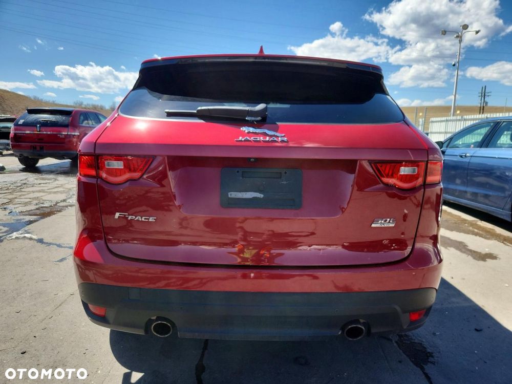 Jaguar F-Pace 2.0 i4P AWD R-Sport - 8