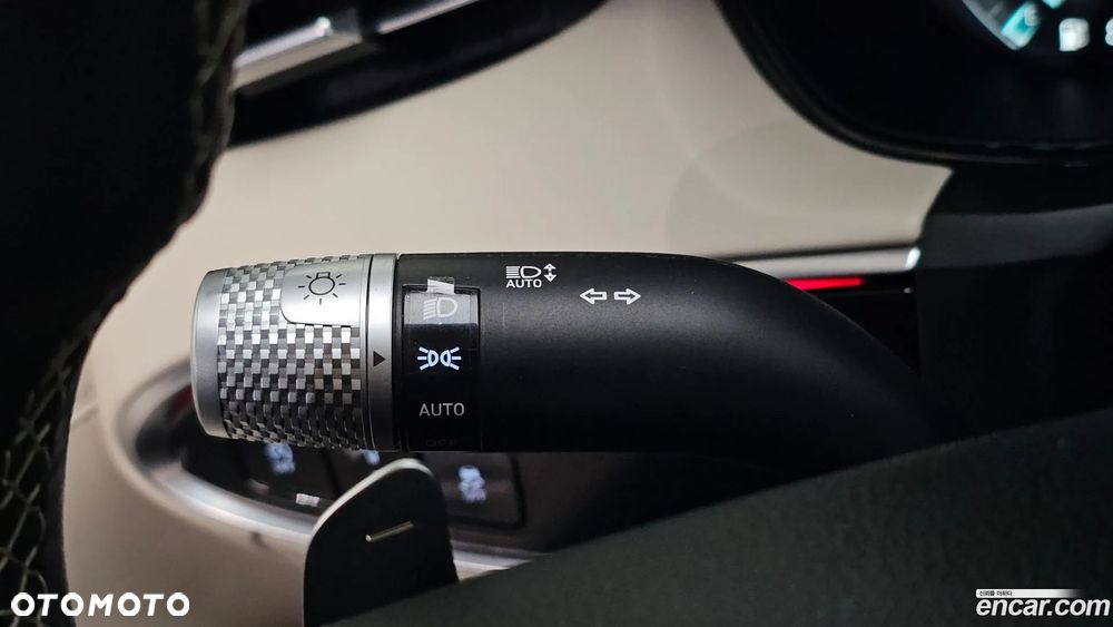 Genesis GV70 2.5T AWD AT8 Luxury Line - 33