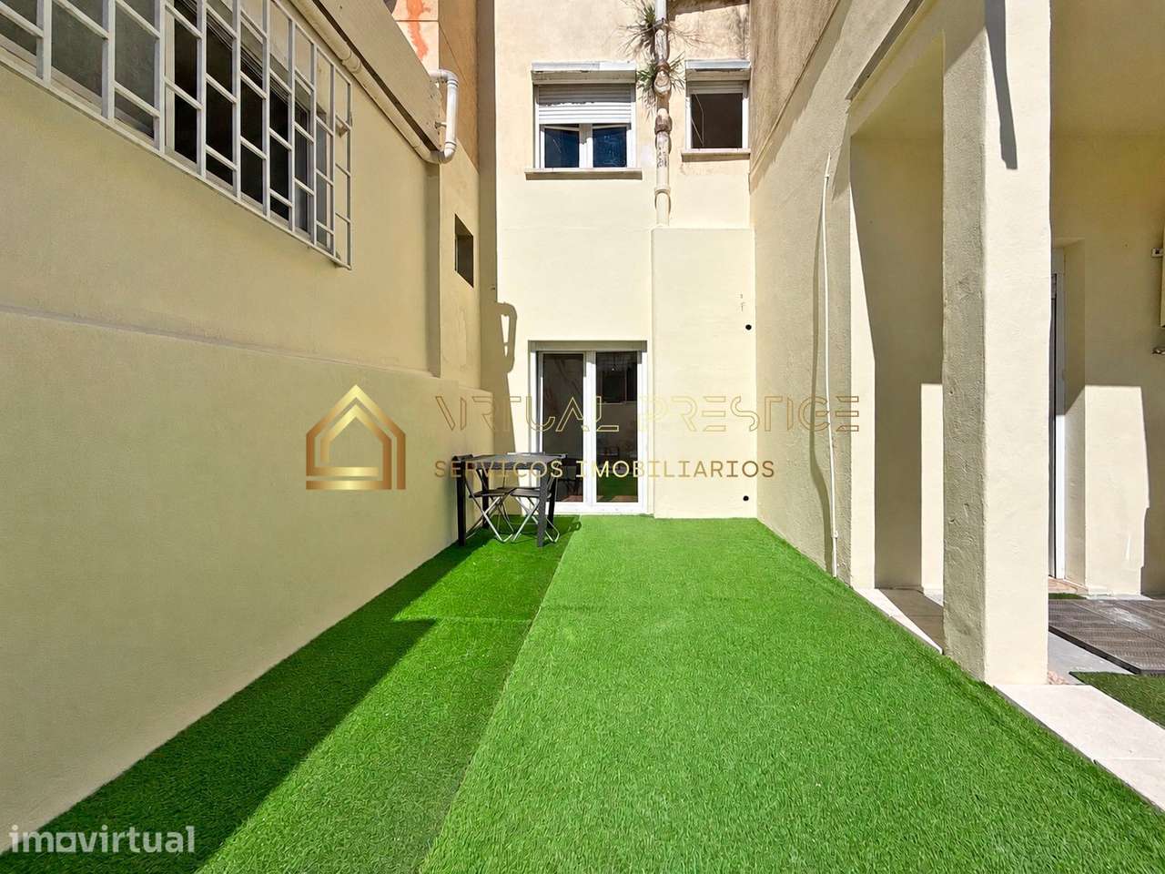 T1 Remodelado com Quintal de 42m² em Camarate - Grande imagem: 2/14