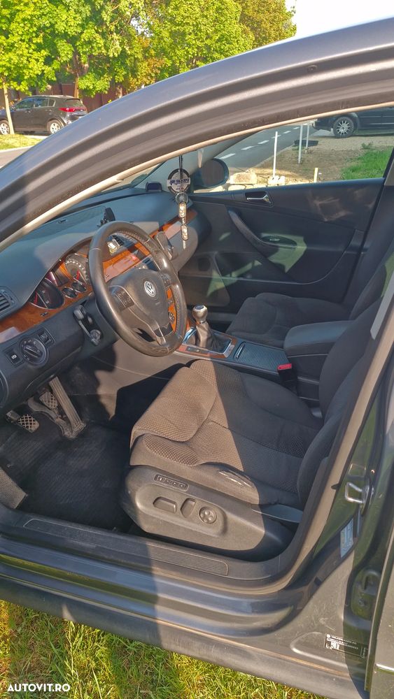 Volkswagen Passat 2.0 TDI Comfortline - 11