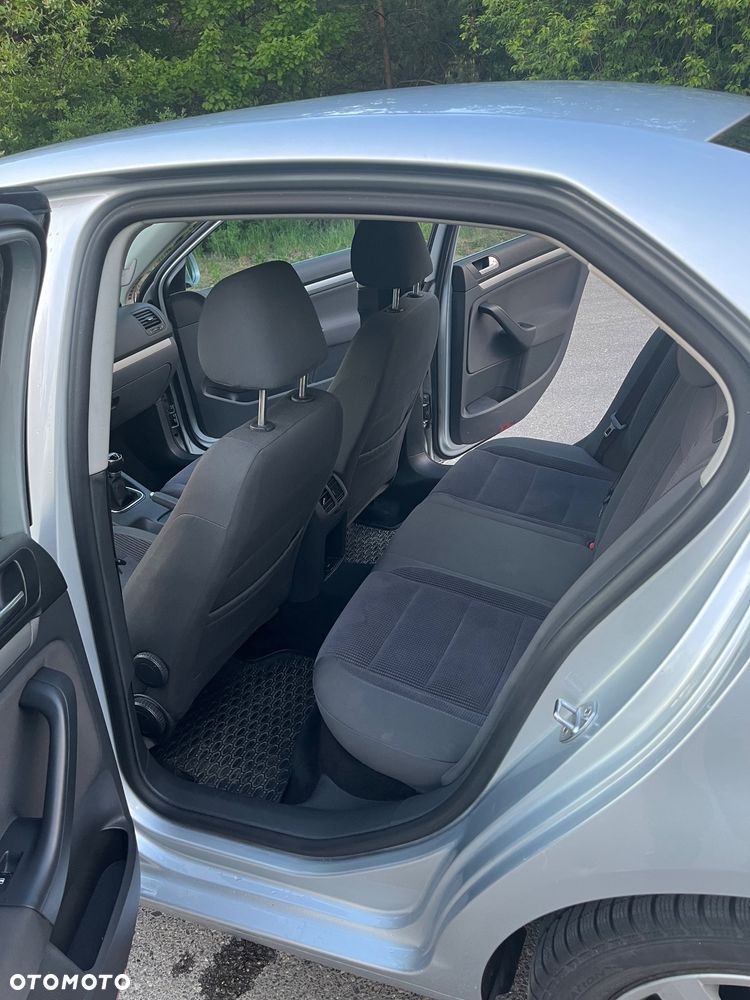 Volkswagen Jetta 1.9 TDI Comfortline - 10