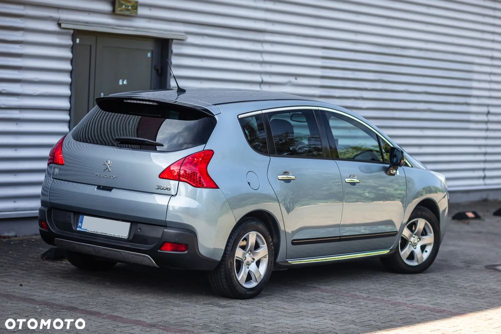 Peugeot 3008 Hybrid4 - 14