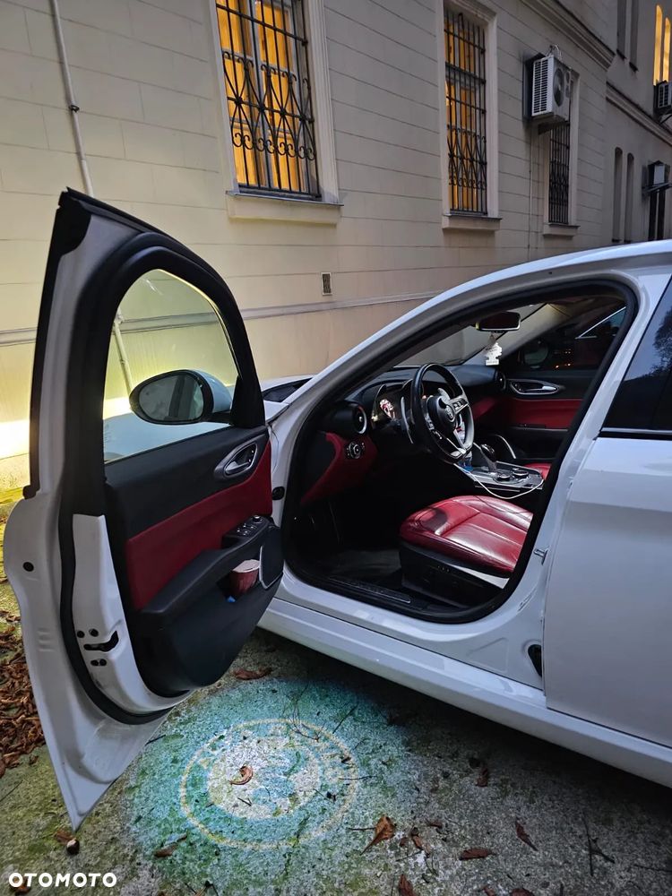 Alfa Romeo Giulia - 10